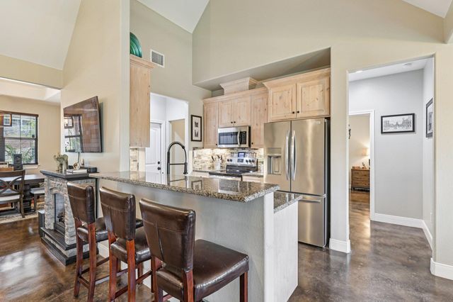 106 Kahuku CT, Bastrop, TX 78602