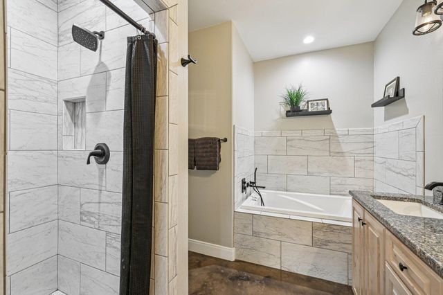 106 Kahuku CT, Bastrop, TX 78602