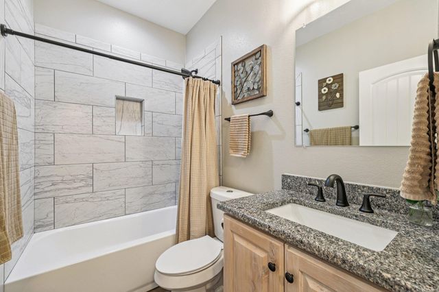 106 Kahuku CT, Bastrop, TX 78602