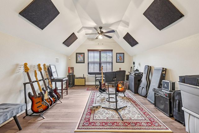 106 Kahuku CT, Bastrop, TX 78602