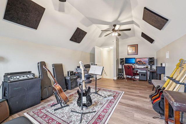 106 Kahuku CT, Bastrop, TX 78602