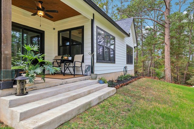 106 Kahuku CT, Bastrop, TX 78602