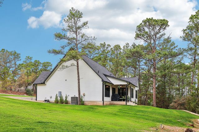 106 Kahuku CT, Bastrop, TX 78602