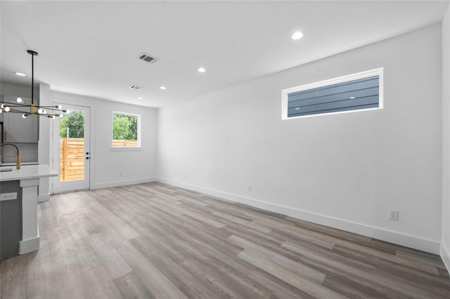 4610 Crown Grove Lane, Houston, TX 77018