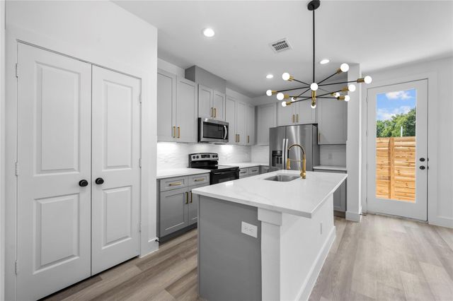 4610 Crown Grove Lane, Houston, TX 77018