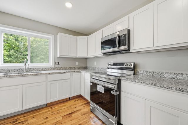 193 Hancock St, Springfield, MA 01109