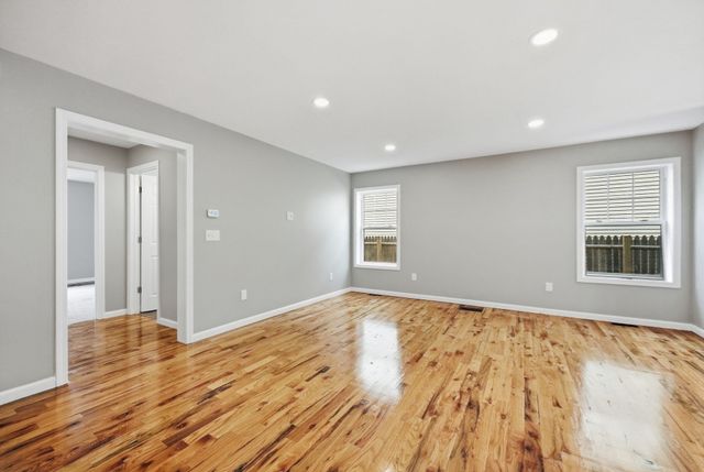193 Hancock St, Springfield, MA 01109