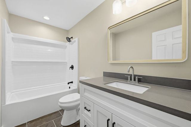 193 Hancock St, Springfield, MA 01109