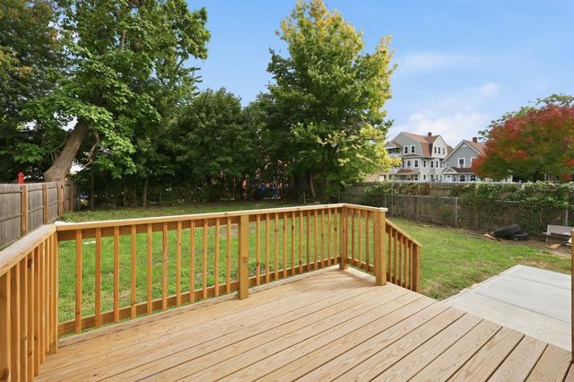 193 Hancock St, Springfield, MA 01109