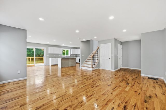 193 Hancock St, Springfield, MA 01109