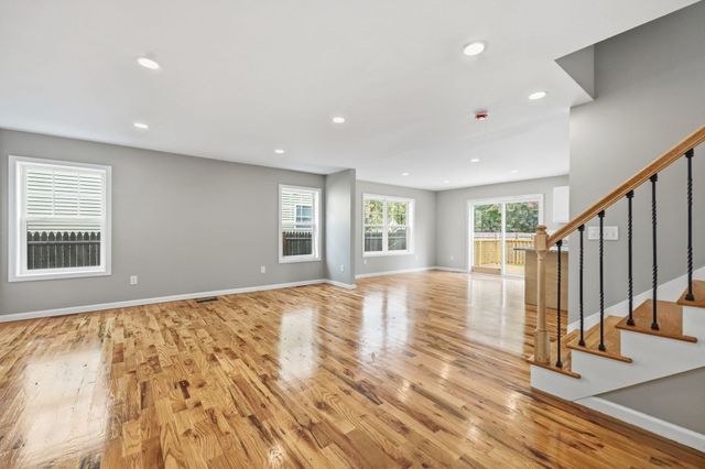 193 Hancock St, Springfield, MA 01109