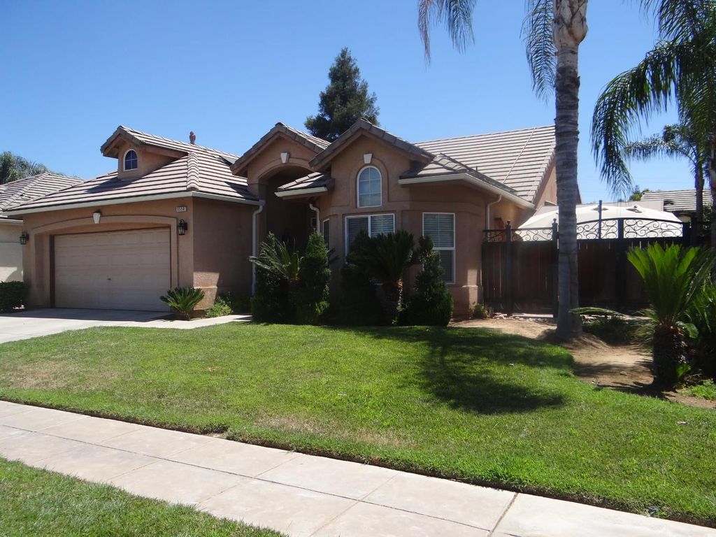 Image 1 of property listing at 5550 N Cresta Avenue, Fresno, CA 93723
