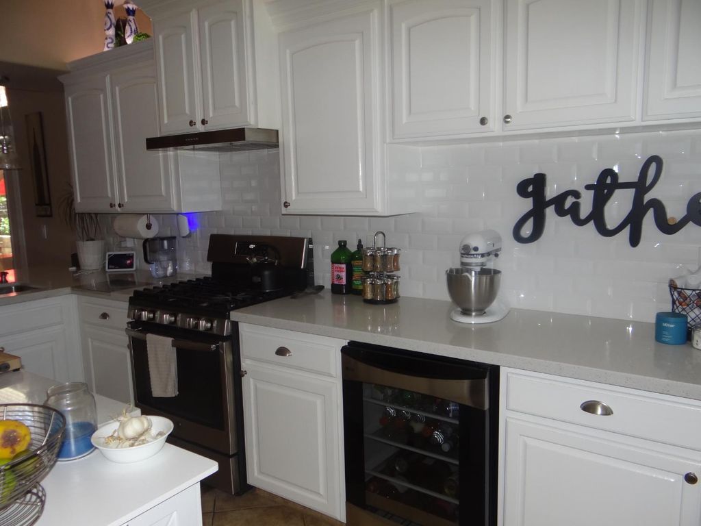 Image 10 of property listing at 5550 N Cresta Avenue, Fresno, CA 93723