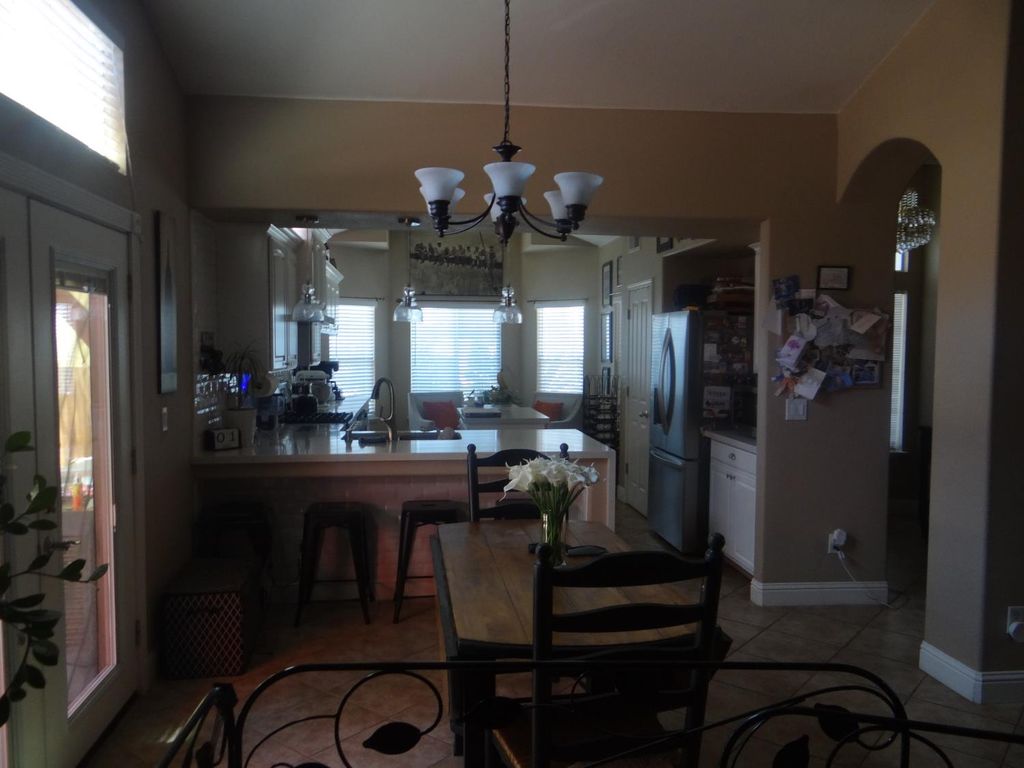 Image 11 of property listing at 5550 N Cresta Avenue, Fresno, CA 93723