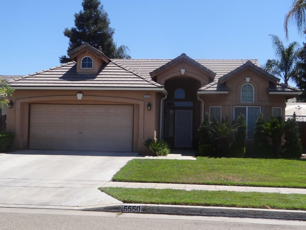 Image 2 of property listing at 5550 N Cresta Avenue, Fresno, CA 93723