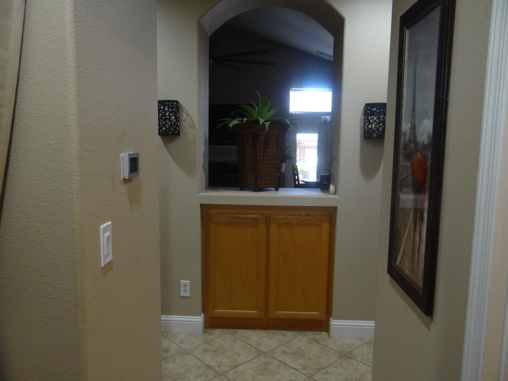 Image 20 of property listing at 5550 N Cresta Avenue, Fresno, CA 93723