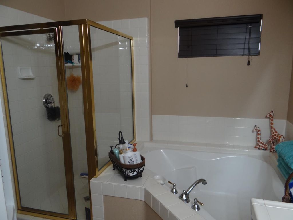 Image 23 of property listing at 5550 N Cresta Avenue, Fresno, CA 93723