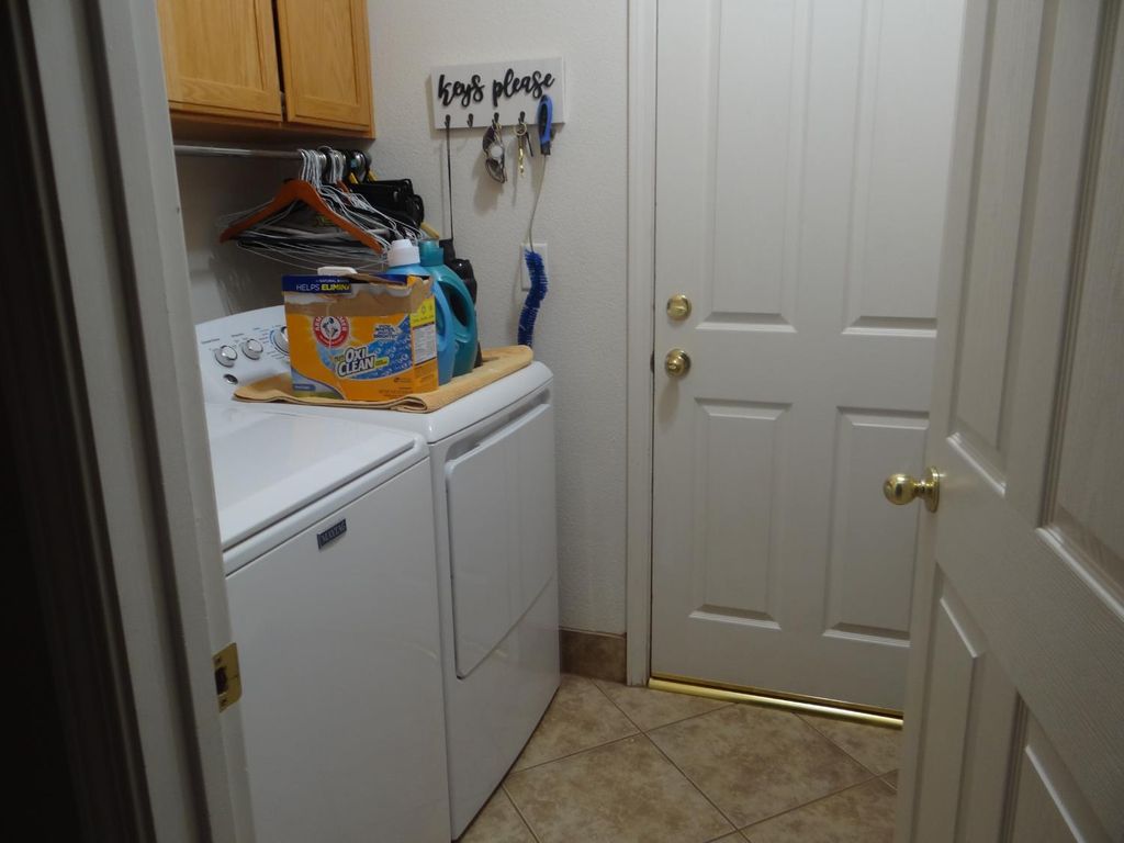 Image 28 of property listing at 5550 N Cresta Avenue, Fresno, CA 93723
