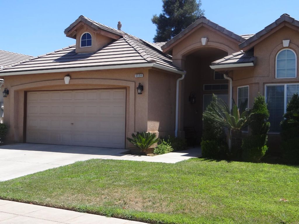 Image 3 of property listing at 5550 N Cresta Avenue, Fresno, CA 93723