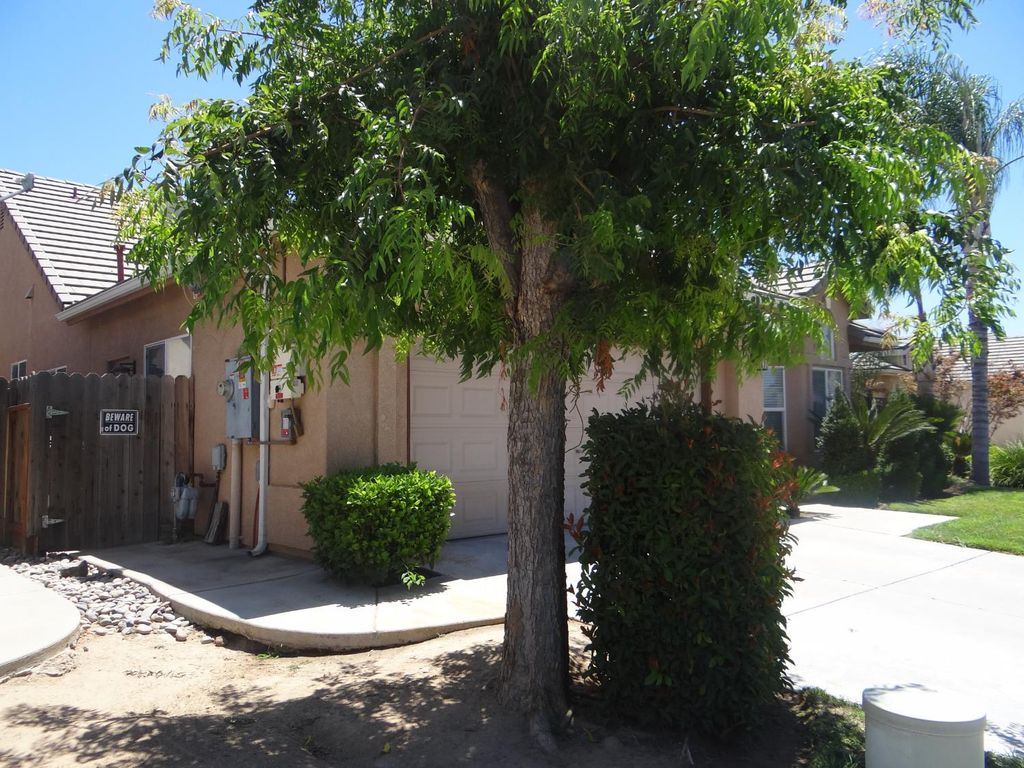 Image 37 of property listing at 5550 N Cresta Avenue, Fresno, CA 93723