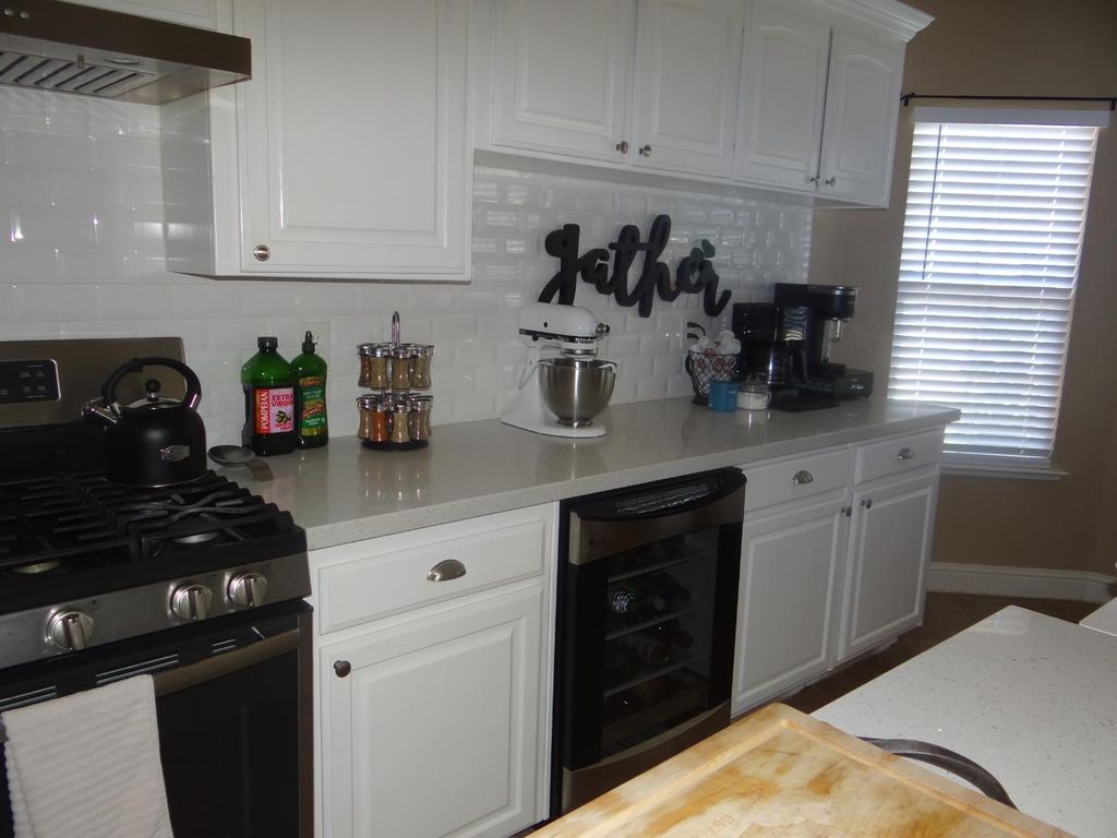 Image 9 of property listing at 5550 N Cresta Avenue, Fresno, CA 93723