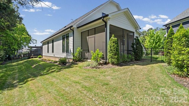 14140 Shelburne Village Drive, Charlotte, NC 28278