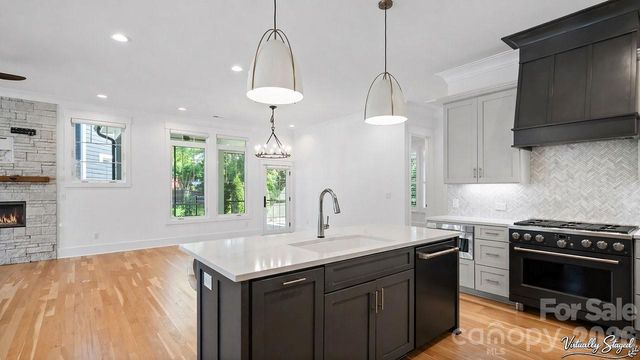 14140 Shelburne Village Drive, Charlotte, NC 28278