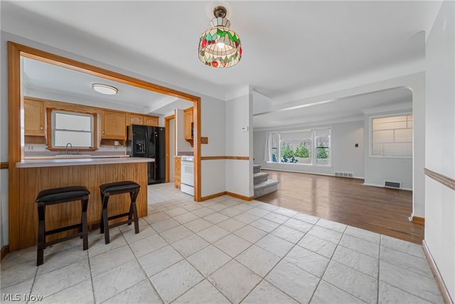 23614 Cedar Road, Beachwood, OH 44122