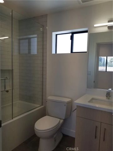 231 N Burlington Avenue, Los Angeles, CA 90026