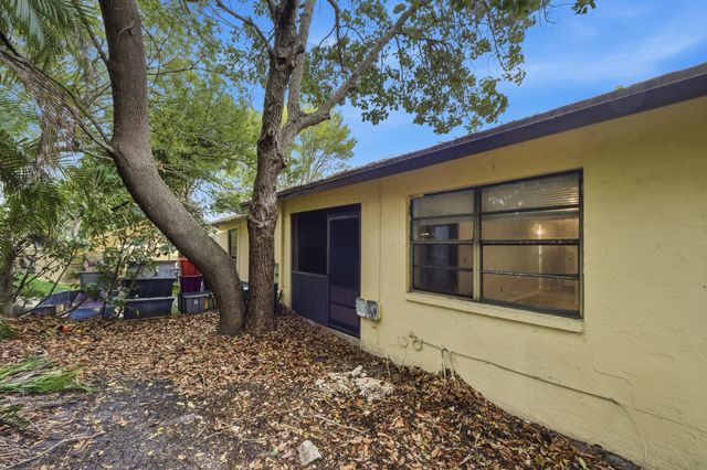 506 GLENWOOD Drive, West Palm Beach, FL 33415