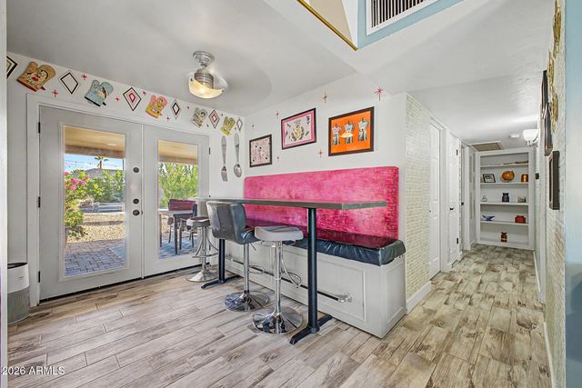 1001 E BELMONT Avenue, Phoenix, AZ 85020