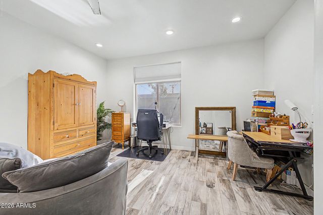 1001 E BELMONT Avenue, Phoenix, AZ 85020