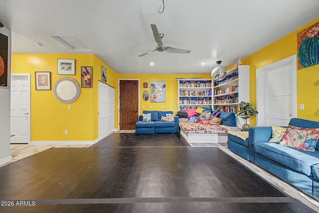 1001 E BELMONT Avenue, Phoenix, AZ 85020