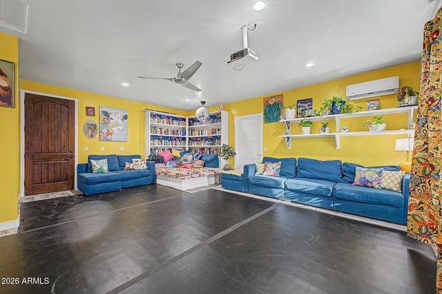 1001 E BELMONT Avenue, Phoenix, AZ 85020