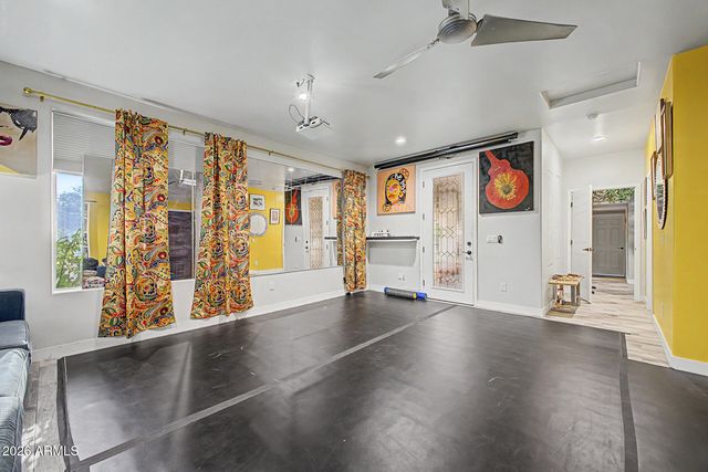 1001 E BELMONT Avenue, Phoenix, AZ 85020