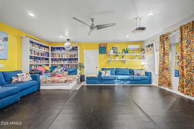 1001 E BELMONT Avenue, Phoenix, AZ 85020