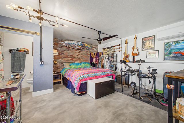 1001 E BELMONT Avenue, Phoenix, AZ 85020