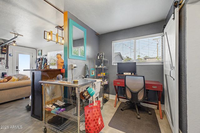 1001 E BELMONT Avenue, Phoenix, AZ 85020