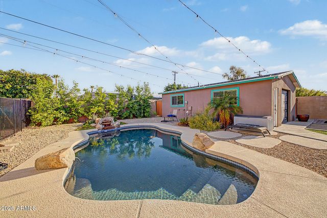 1001 E BELMONT Avenue, Phoenix, AZ 85020