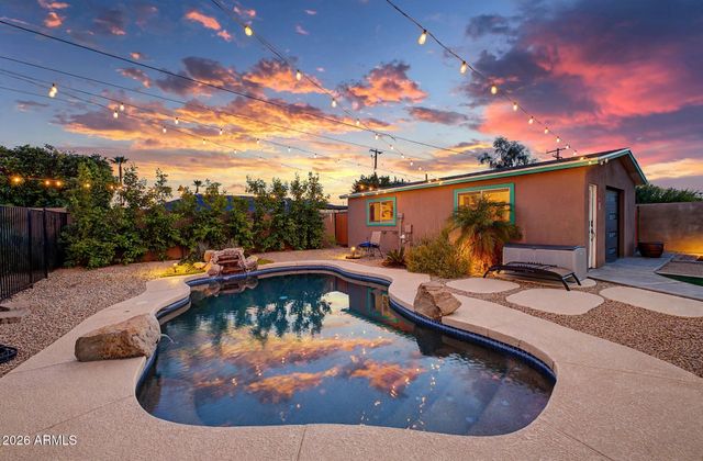 1001 E BELMONT Avenue, Phoenix, AZ 85020