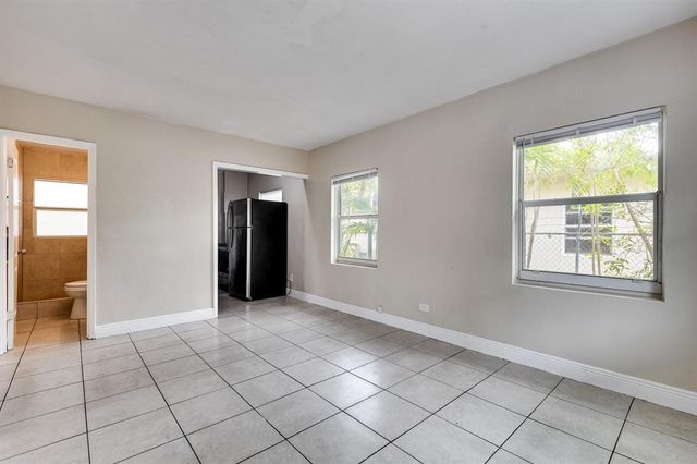 729 NW 17th Avenue, Fort Lauderdale, FL 33311
