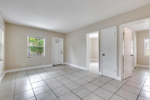 729 NW 17th Avenue, Fort Lauderdale, FL 33311