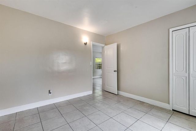 729 NW 17th Avenue, Fort Lauderdale, FL 33311