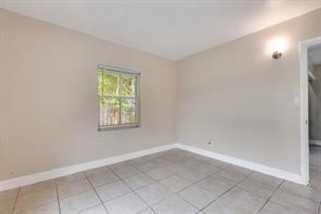729 NW 17th Avenue, Fort Lauderdale, FL 33311