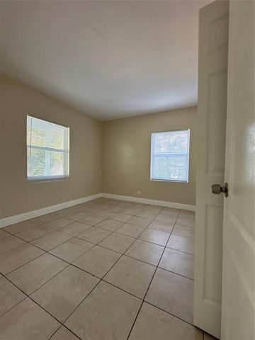 729 NW 17th Avenue, Fort Lauderdale, FL 33311