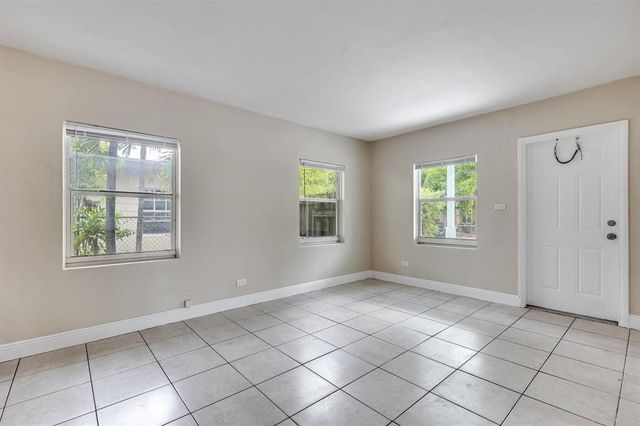729 NW 17th Avenue, Fort Lauderdale, FL 33311