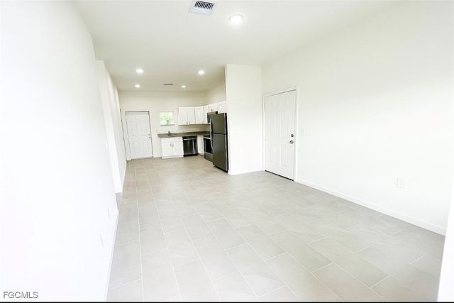 2805 17th ST SW, Lehigh Acres, FL 33976