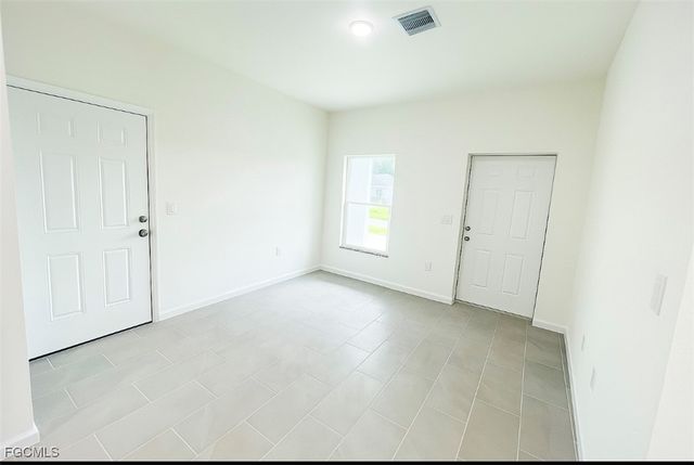 2805 17th ST SW, Lehigh Acres, FL 33976