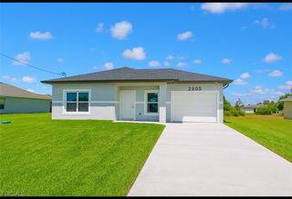 2805 17th ST SW, Lehigh Acres, FL 33976