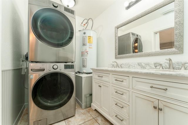 130 41ST AVENUE NE, St Petersburg, FL 33703